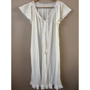 Vintage ILGWU White Nightgown Women’s Size Small, Lace Hem, Button Front